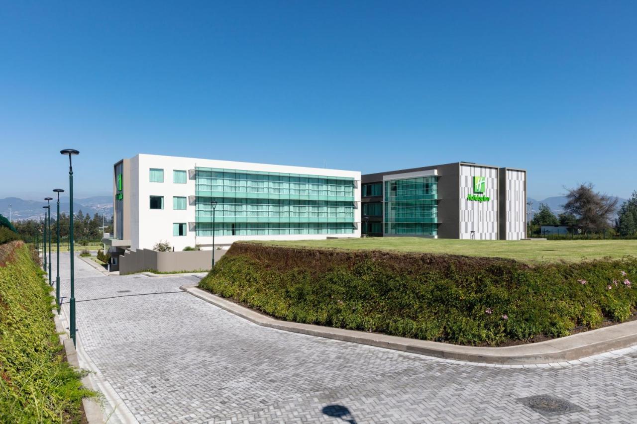 홀리데이 인 키토 에어포트 호텔 타바벨라 외부 사진 The new headquarters of the company in the Parque Aeronáutico y Logístico de Vigo.