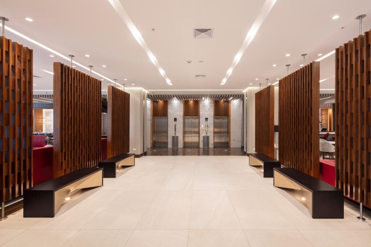 홀리데이 인 키토 에어포트 호텔 타바벨라 외부 사진 The interior of the new terminal